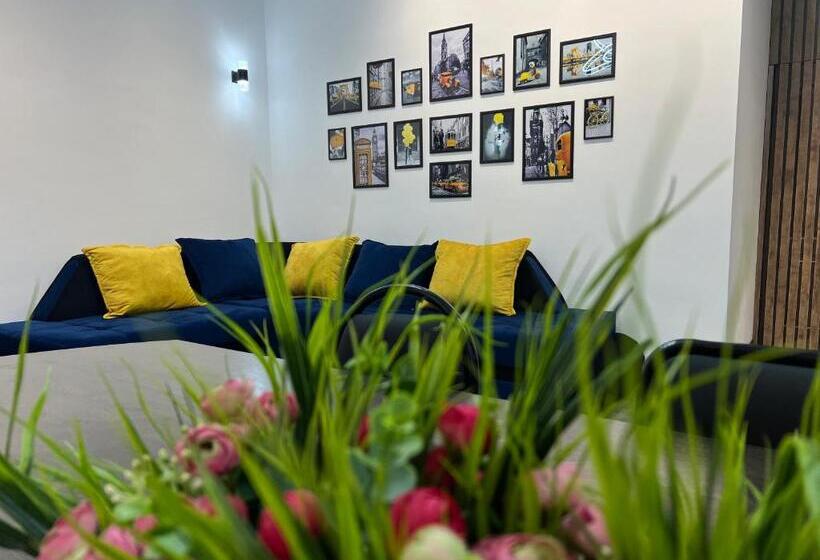 هتل کپسول Happiness Hostel