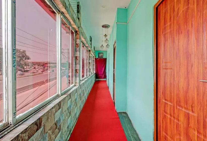 ホテル Oyo Flagship The Mast Guest House