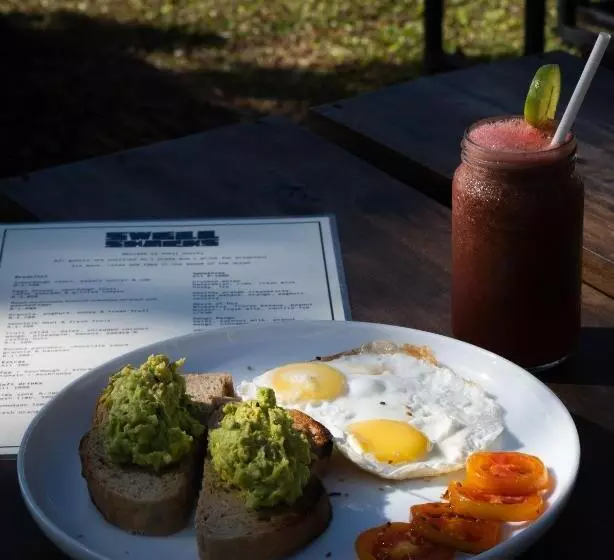 ホテル Swell Shacks