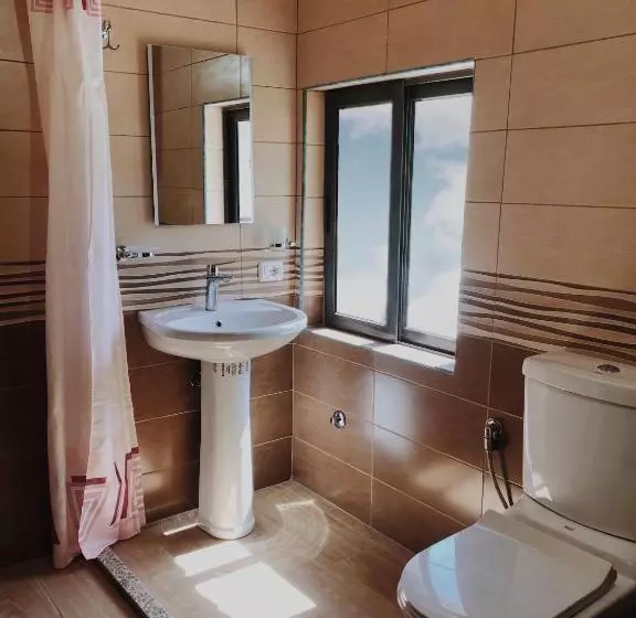 Alberg Guesthouse Pashko