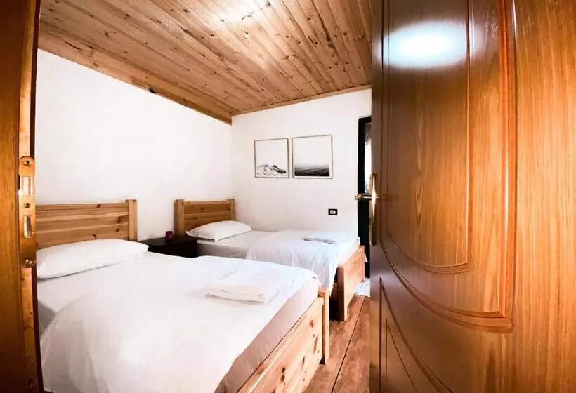 Alberg Guesthouse Pashko