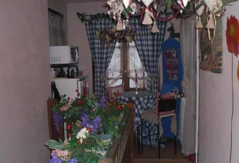 Aamiaismajoitus (B&B) Chambres D Hotes La Maison Bleue