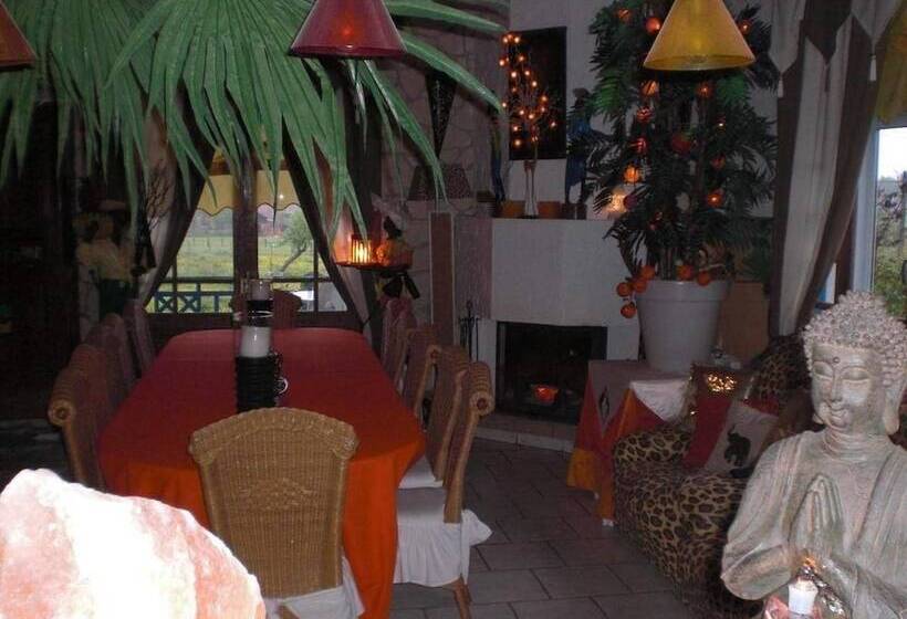 مبيت وإفطار Chambres D Hotes La Maison Bleue