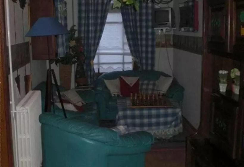 Aamiaismajoitus (B&B) Chambres D Hotes La Maison Bleue