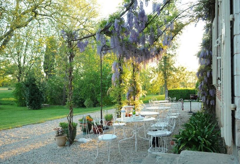 تختخواب و صبحانه Domaine Du Buc, Le Chateau