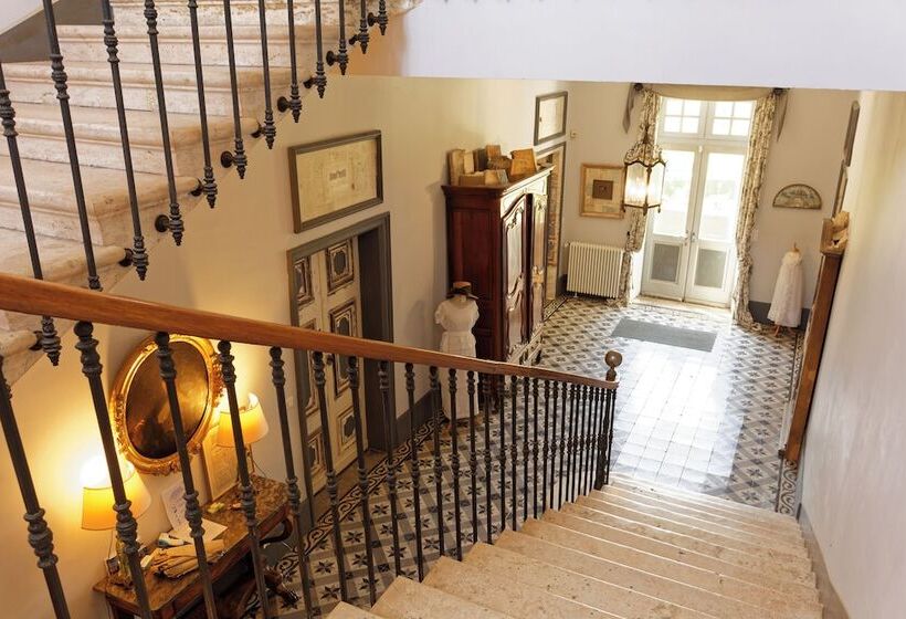 تختخواب و صبحانه Domaine Du Buc, Le Chateau