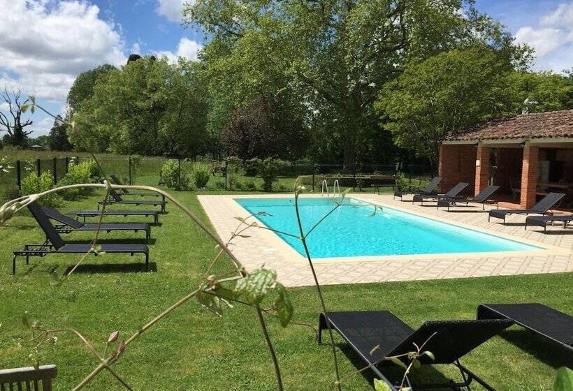 تختخواب و صبحانه Domaine Du Buc, Le Chateau