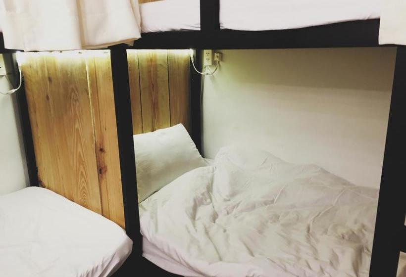 تختخواب و صبحانه Supe Homestay Hostel