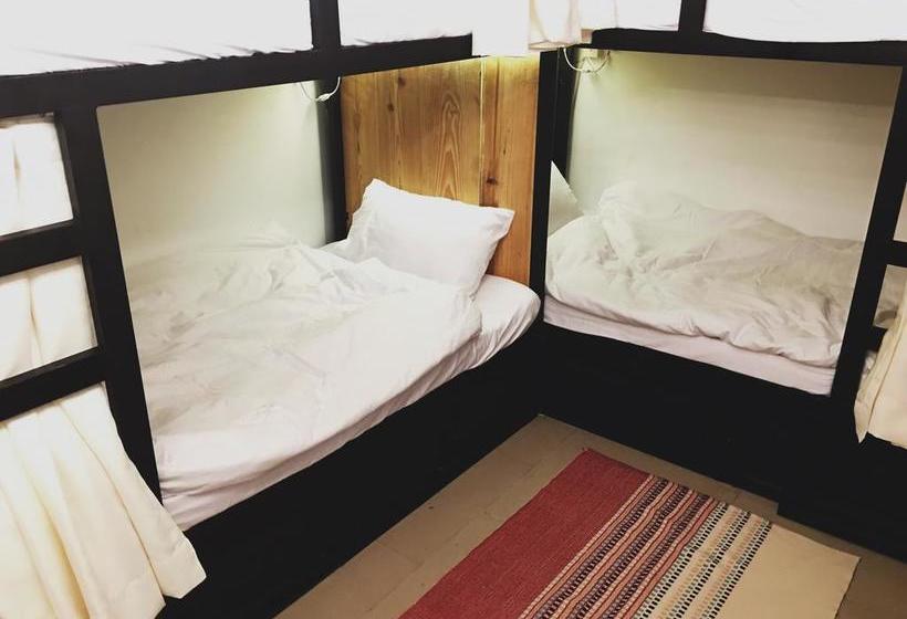 تختخواب و صبحانه Supe Homestay Hostel