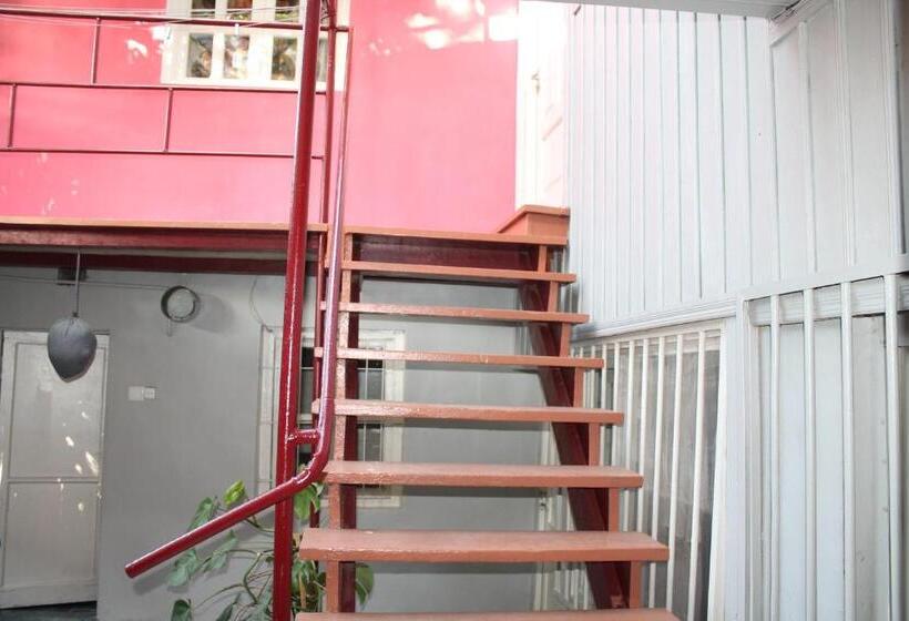 Hostel Old City Sololaki