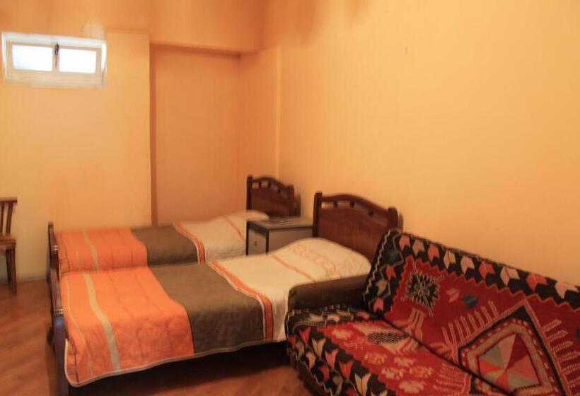 Hostel Old City Sololaki