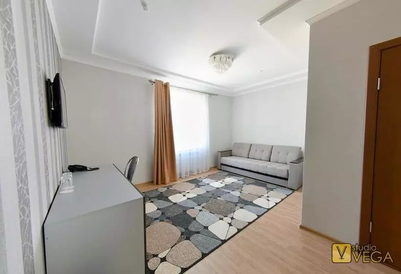 هتل Dostyk Luxe