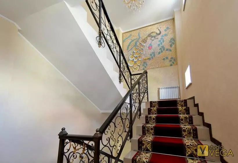 هتل Dostyk Luxe