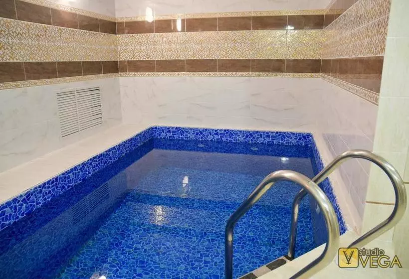 هتل Dostyk Luxe