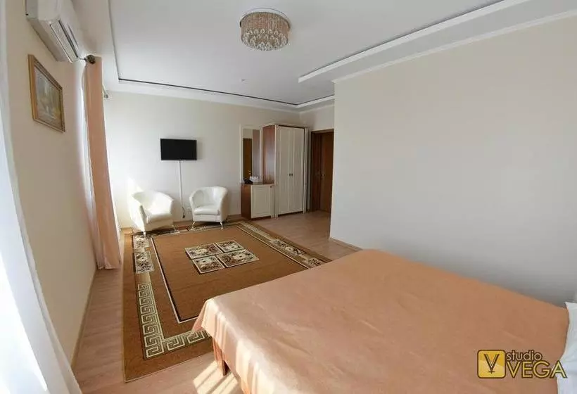 هتل Dostyk Luxe