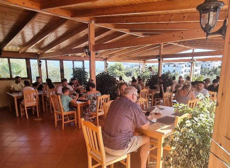 בית מלון כפרי Lula Ksamil