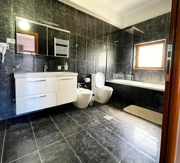 בית מלון כפרי Lula Ksamil