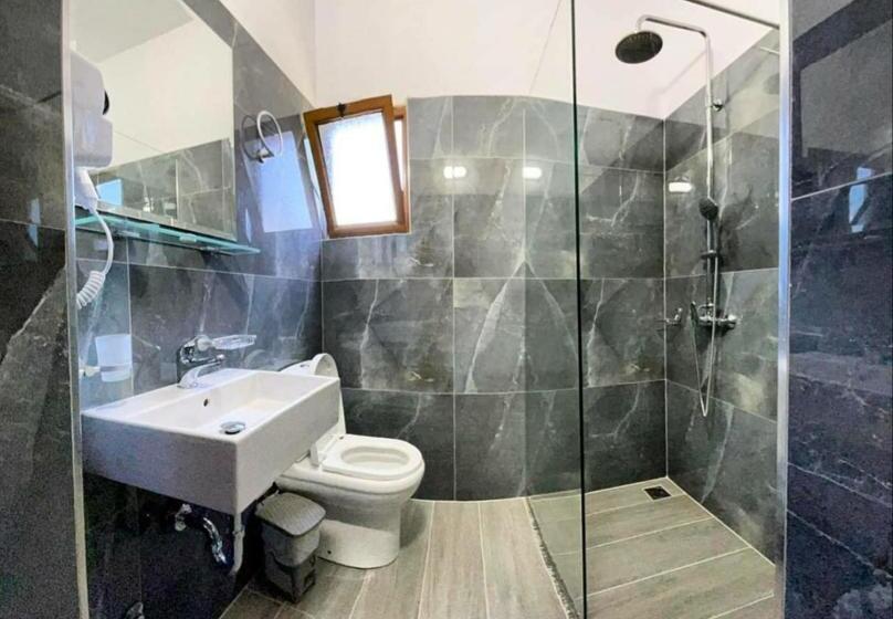 בית מלון כפרי Lula Ksamil