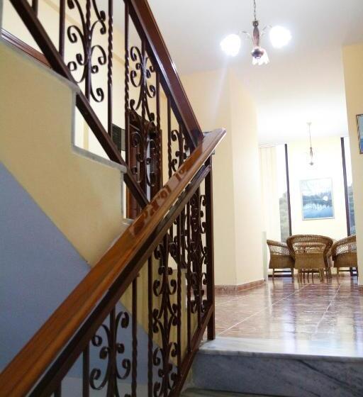 Отель President