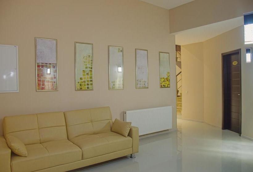 هاستل Orion Budget