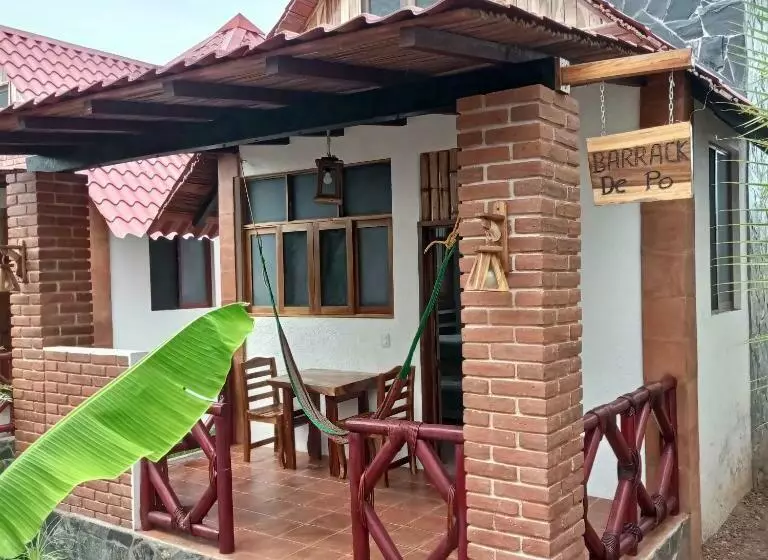 ユースホステル Bungalows Y Cabañas, Las Barracas De La Barra