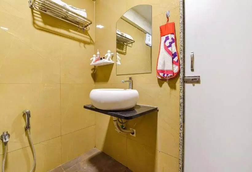 Fabhotel Avadh Palace