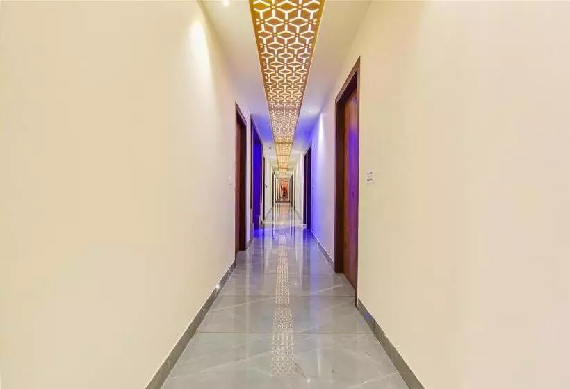 Fabhotel Avadh Palace