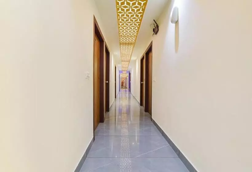 Fabhotel Avadh Palace