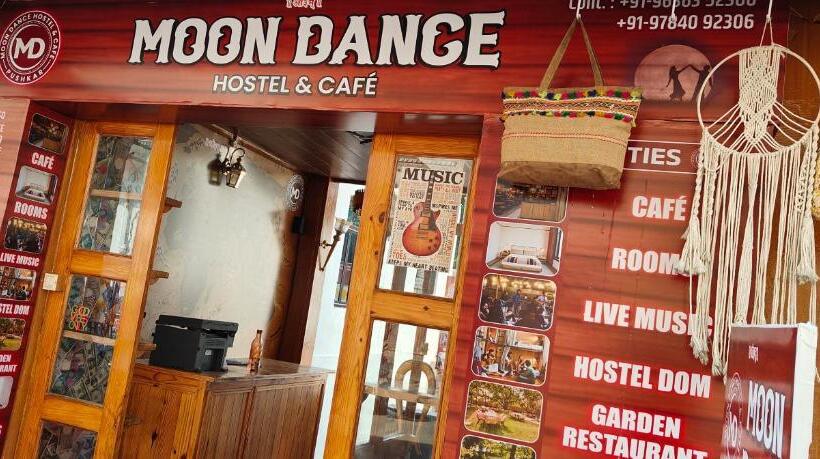 Moon Dance Hostel And Cafe