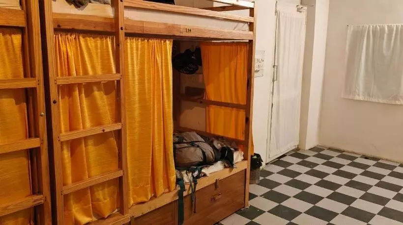 Moon Dance Hostel And Cafe