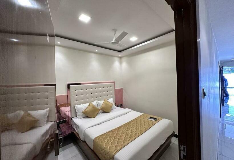 Hotel Orchid Inn,mumbai