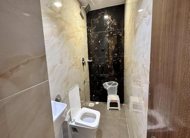 Hotel Orchid Inn,mumbai