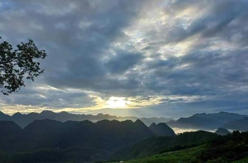 ホテル Homestay Khánh đang