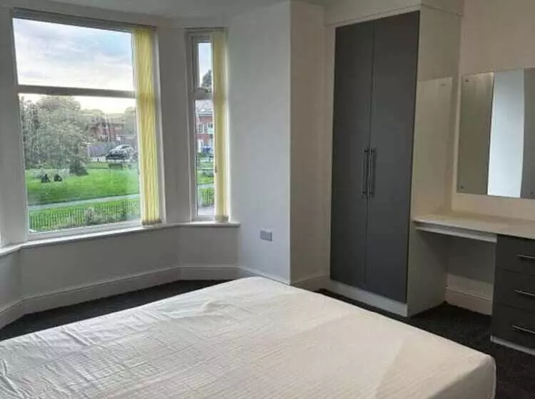 پانسیون Cheetham Hill Guest House