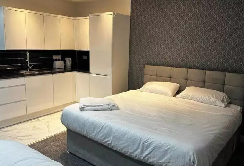 پانسیون Cheetham Hill Guest House