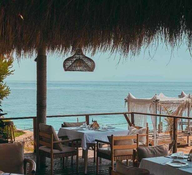 هتل Beyond A Luxury Boutique