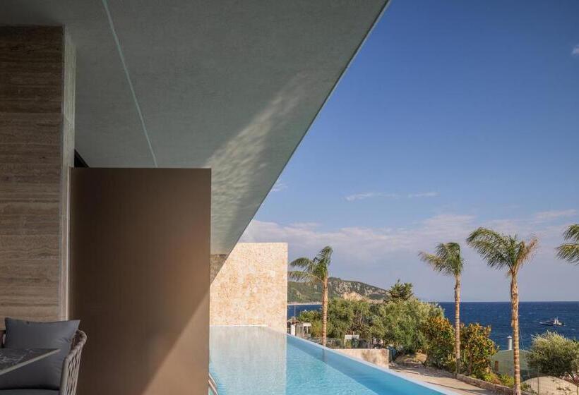 هتل Beyond A Luxury Boutique