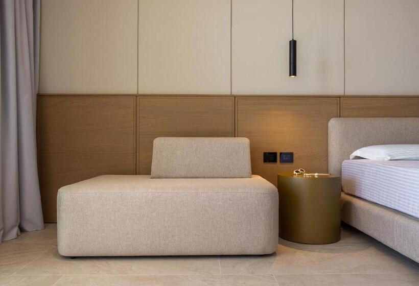 هتل Beyond A Luxury Boutique