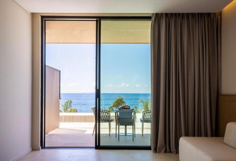 هتل Beyond A Luxury Boutique