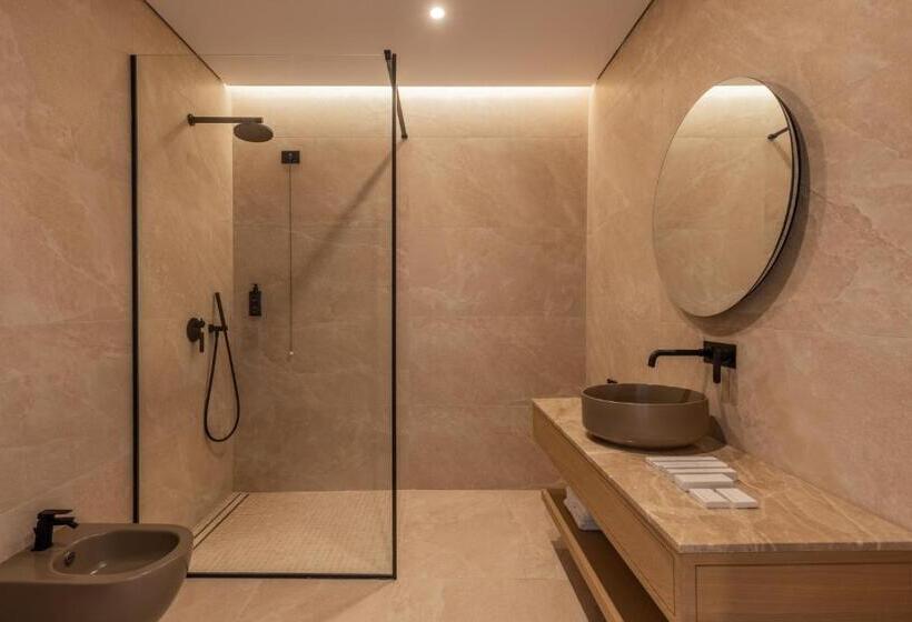 هتل Beyond A Luxury Boutique