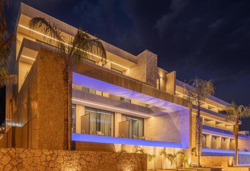 هتل Beyond A Luxury Boutique