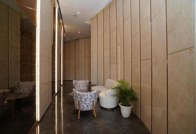 هتل Livbox At Supernova