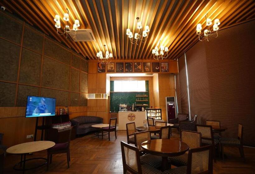 هتل Livbox At Supernova