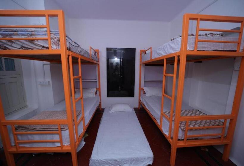 Hotel Magpie Paying Guest House