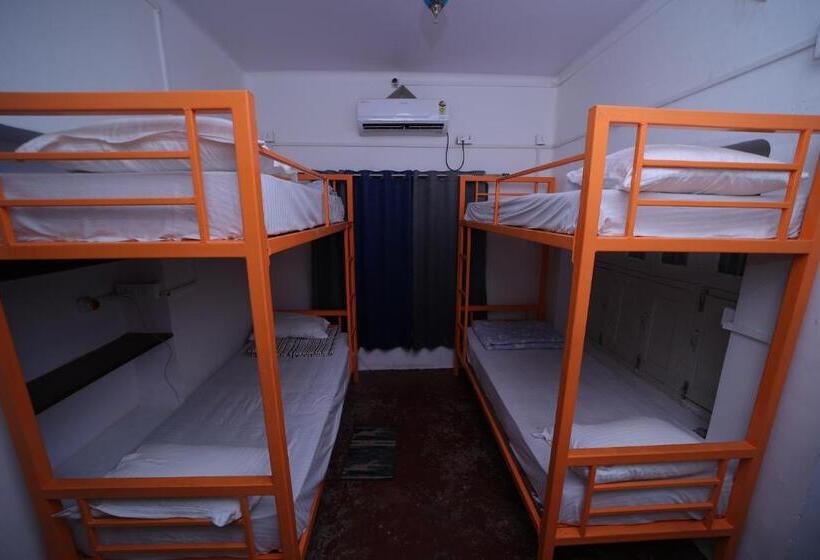 Hotel Magpie Paying Guest House