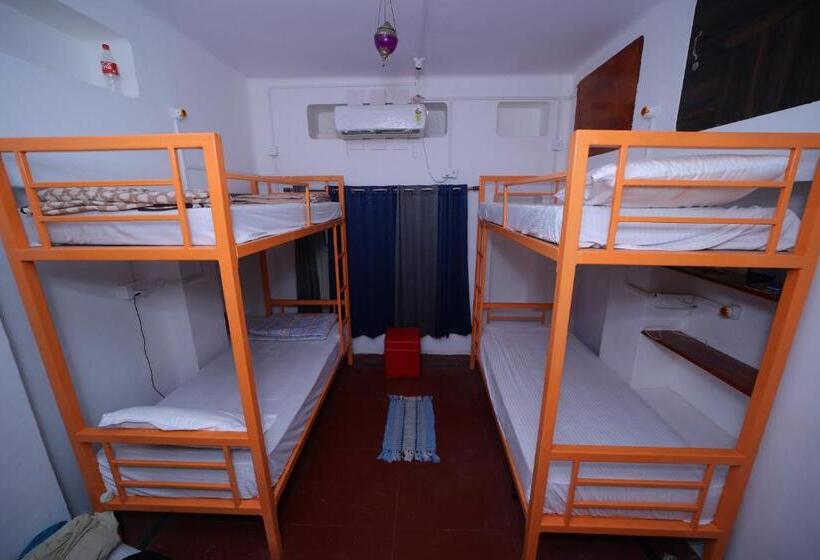 Hotel Magpie Paying Guest House