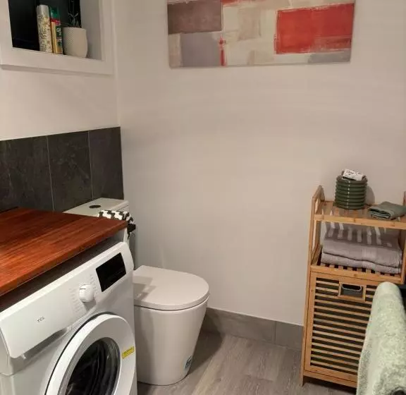 Majatalo Kima Quarters