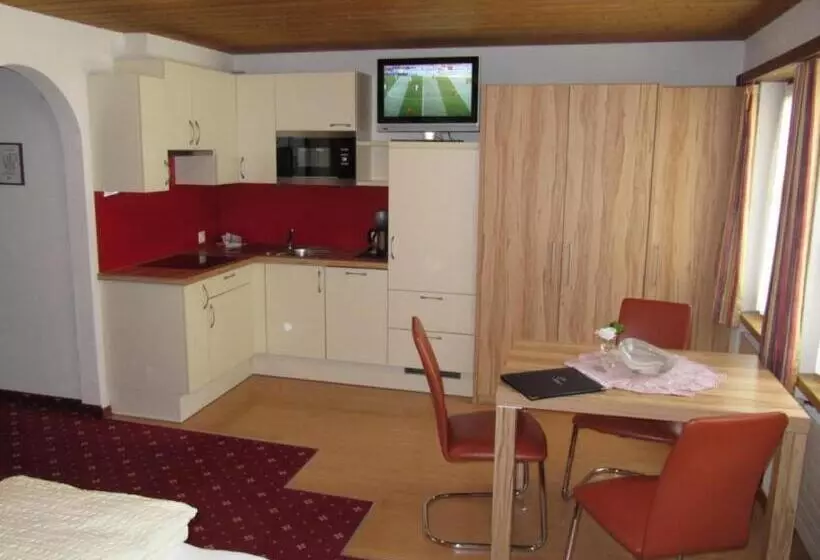 Soliva Hotel & Apartments
