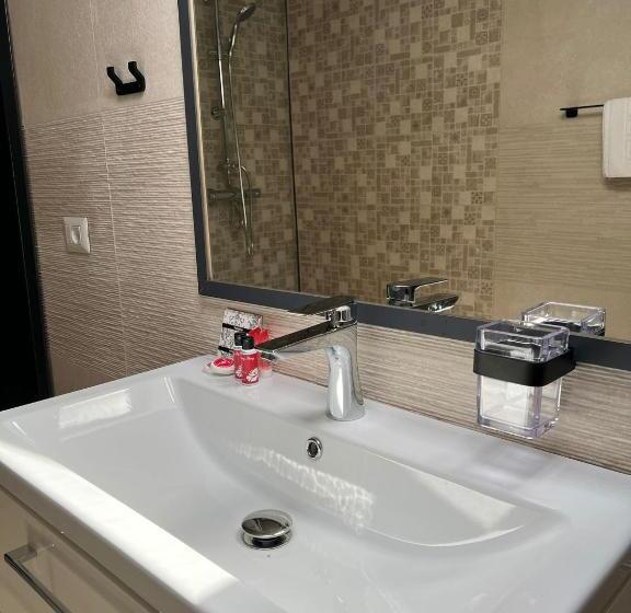 هتل Noblesse Bacău