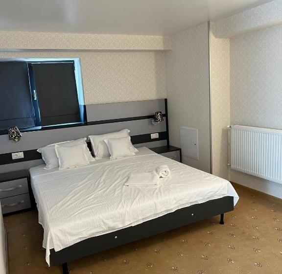 هتل Noblesse Bacău